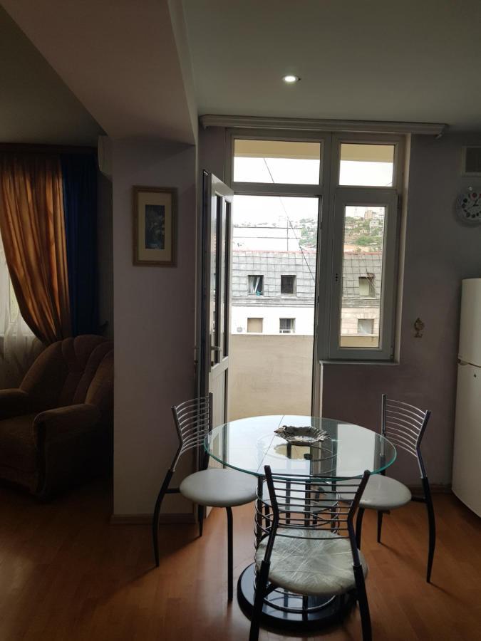Apartment-14 In The Center Of Erevan Exterior foto